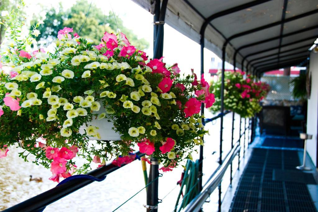 Bed and Breakfast The Covington Houseboat Saint Paul Exterior foto