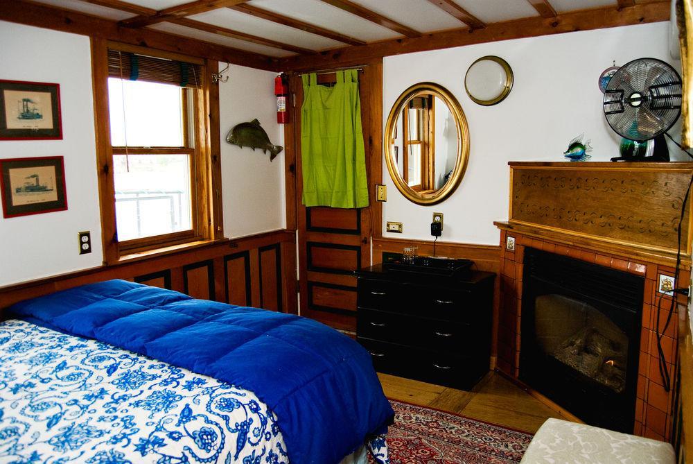 Bed and Breakfast The Covington Houseboat Saint Paul Exterior foto