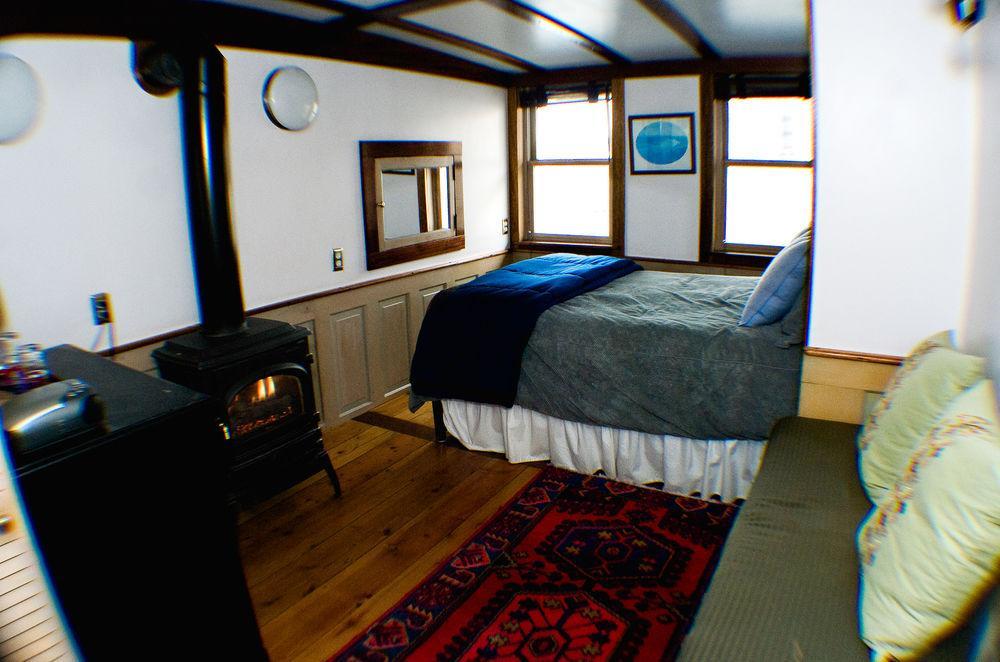 Bed and Breakfast The Covington Houseboat Saint Paul Exterior foto