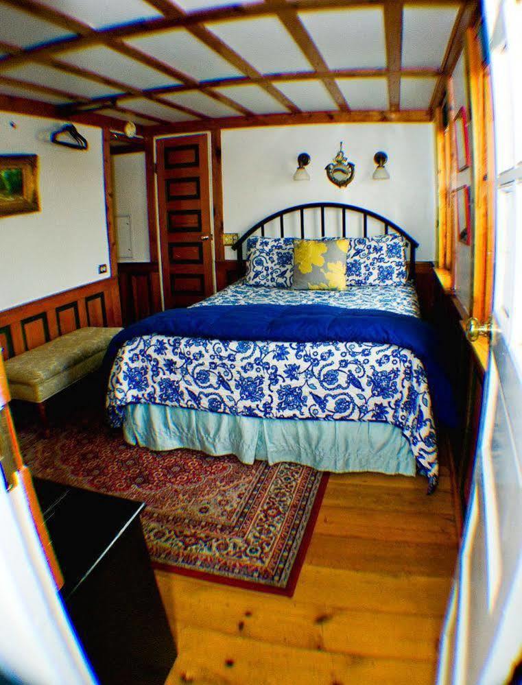 Bed and Breakfast The Covington Houseboat Saint Paul Exterior foto